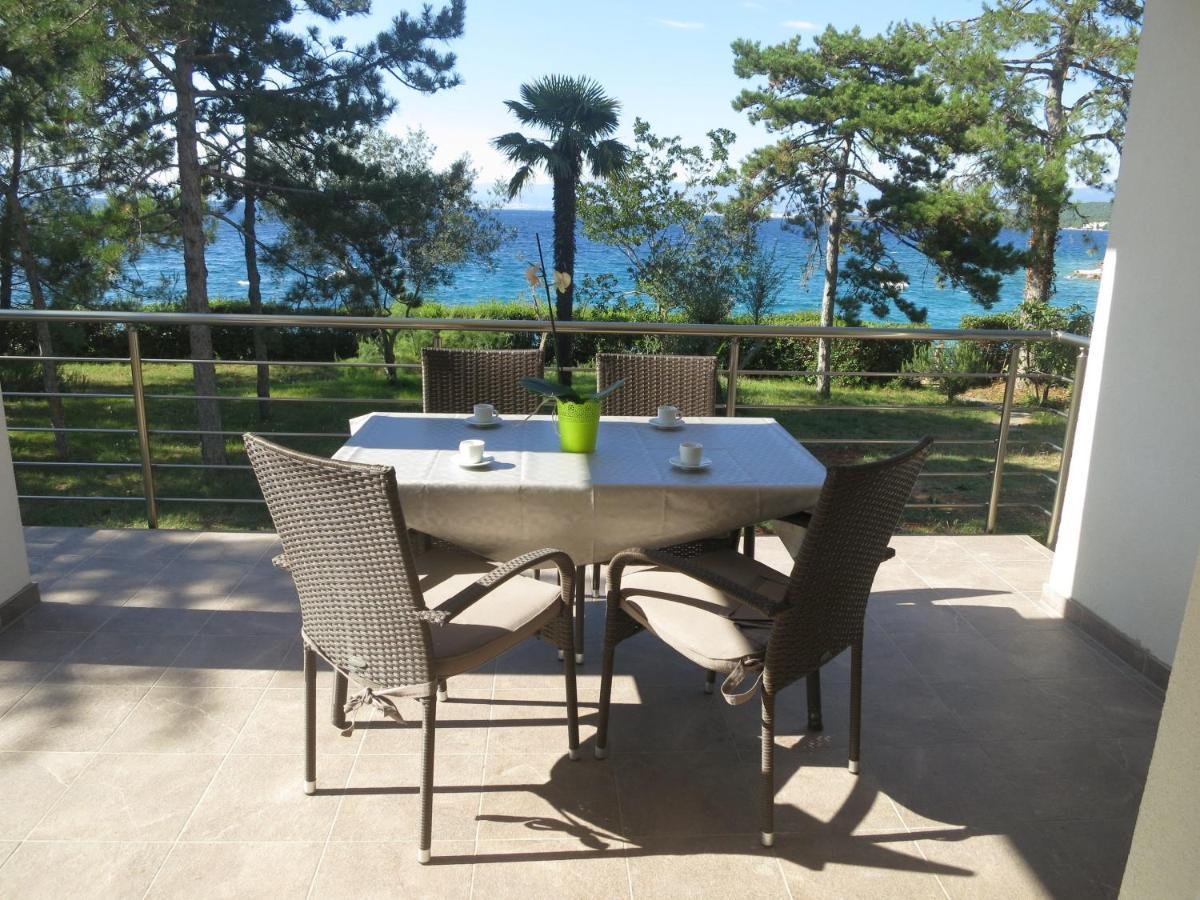 Apartment Prejac By The Beach Malinska Habitación foto