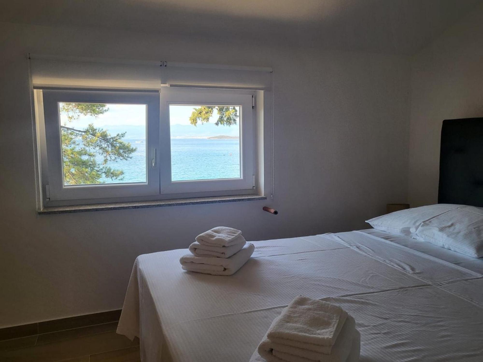 Apartment Prejac By The Beach Malinska Habitación foto