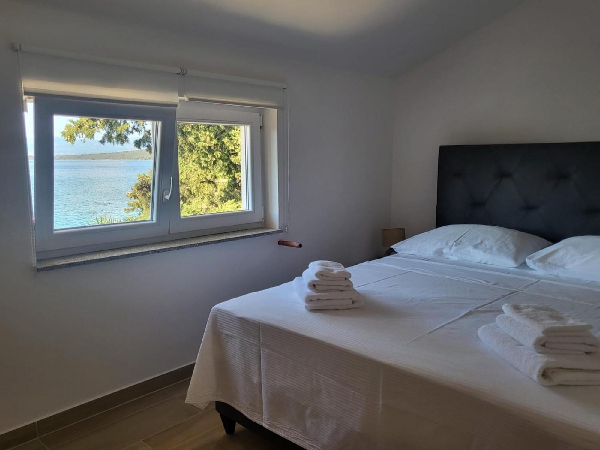 Apartment Prejac By The Beach Malinska Habitación foto
